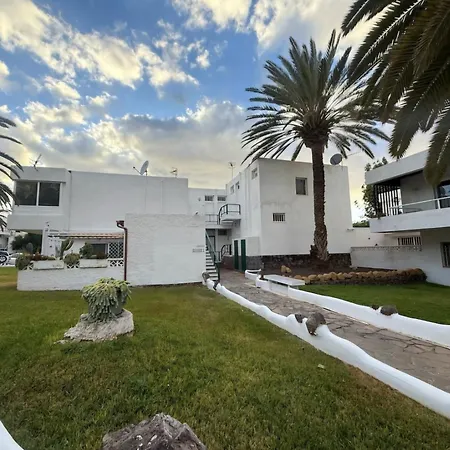 Eureka Big Terrace And Pool דירה